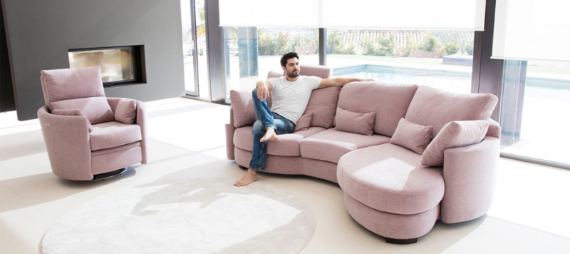 Pink Afrika Sofa with big space to relax from Fama Spain