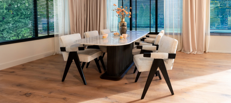 7772 Dining Table - Image 2